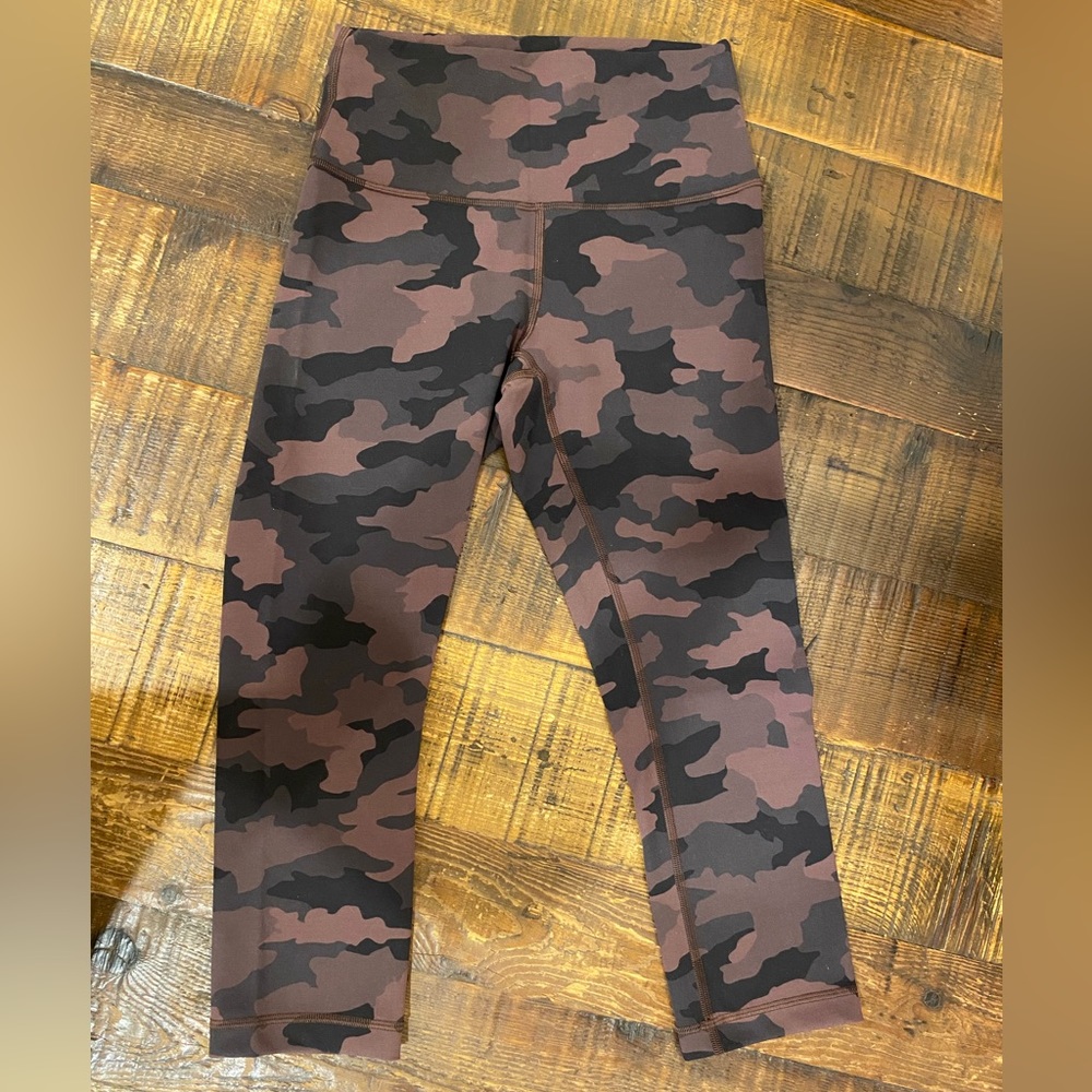 Lululemon Wunder Train. Color:multi camo brown earth. Size 6.